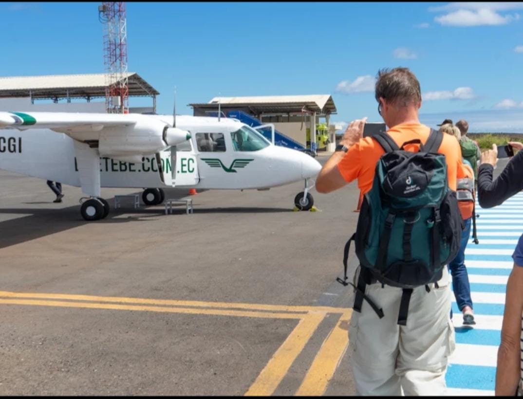 Galapagos inter island flight plane