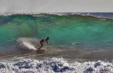 Surfer Executing Power Turn at El Cañon Wave