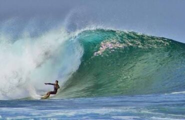 El Cañon Power Left Wave Takeoff San Cristobal